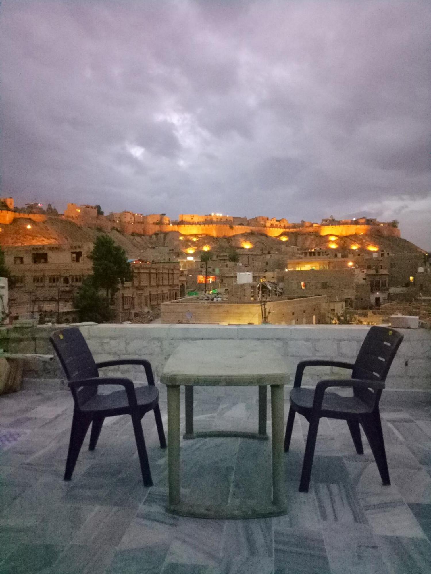 Hotel Desert Bloom ไจซัลเมอร์ ภายนอก รูปภาพ